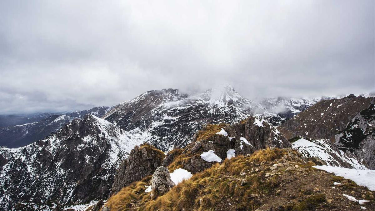 坐月子睡阳面还是阴面卧室好